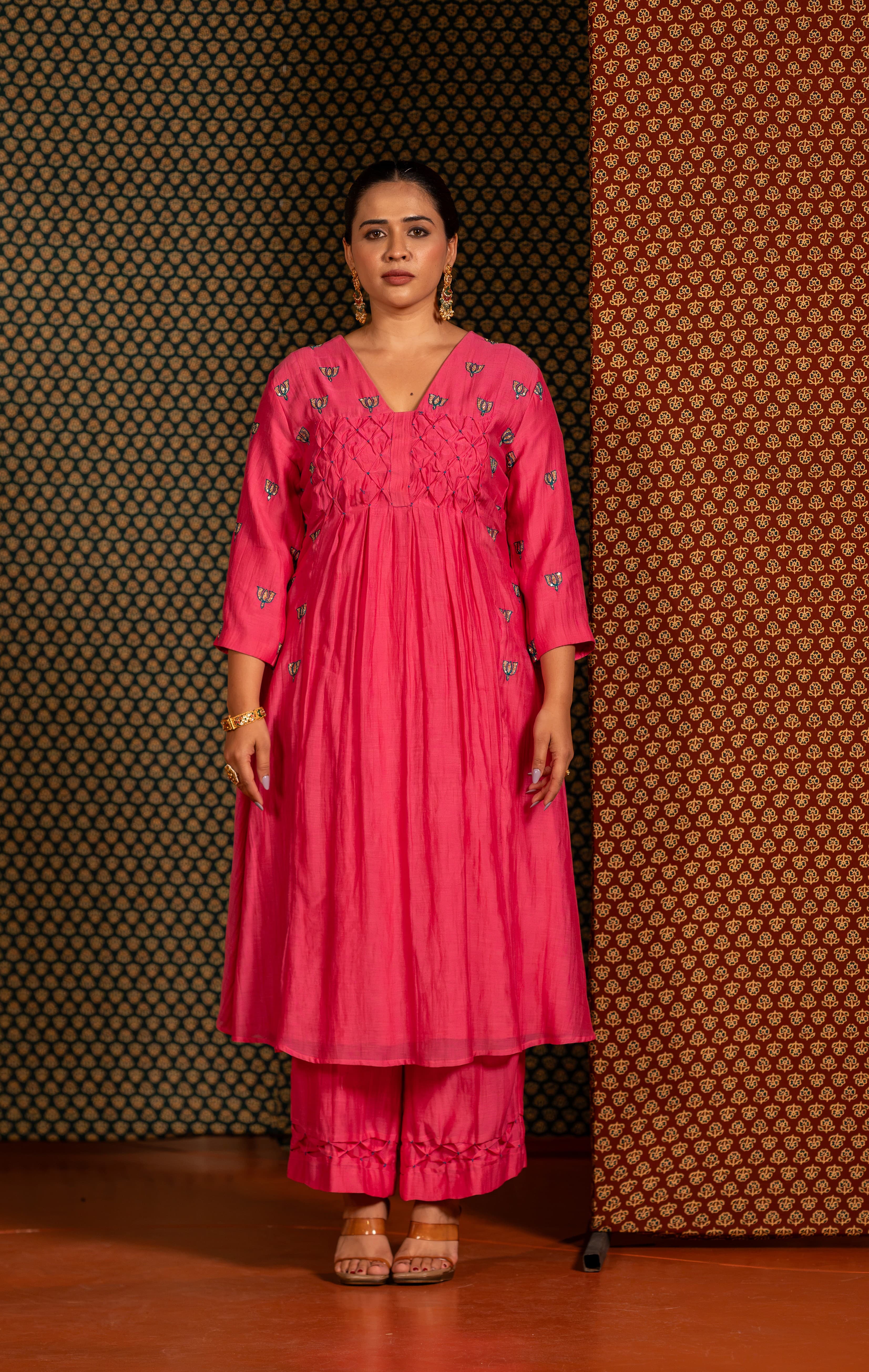 Pink Chanderi kurta set with delicate handwork lotus motif Butti
