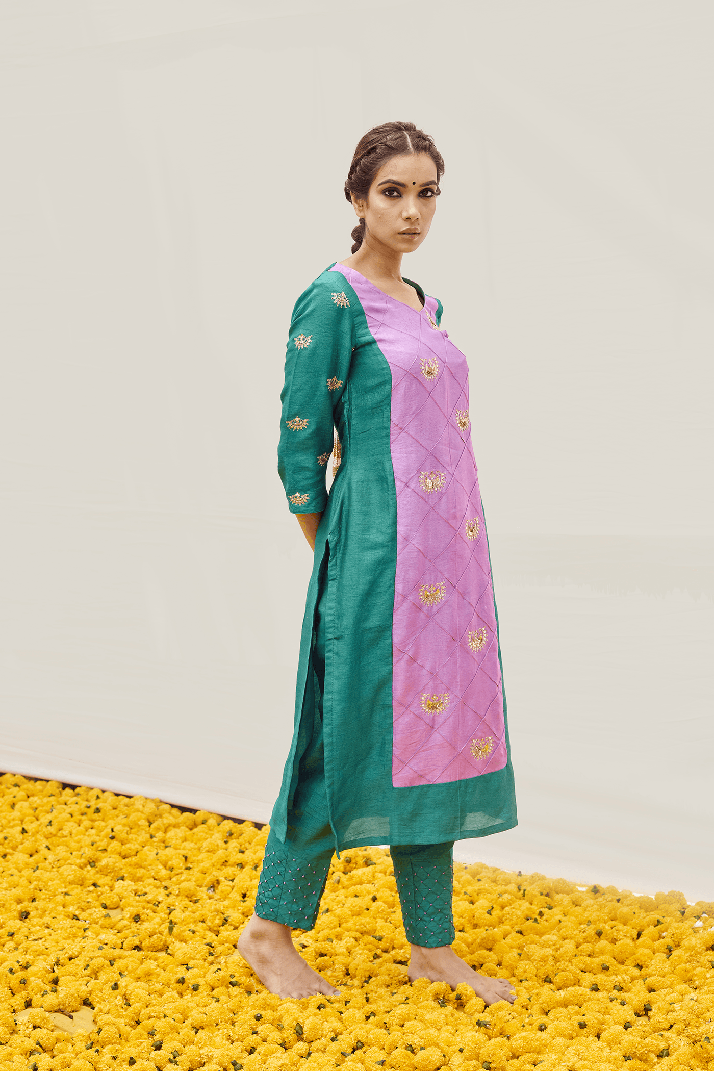 Craftsmanship detail — Pink- Aquamarine Dual colour kurta set with Handwork